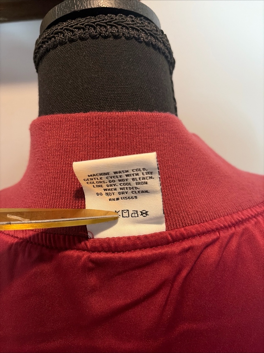 Wonder Woman Bomber Jacket Women’s Large DC Comics Official Varsity cosplay - Picture 11 of 11